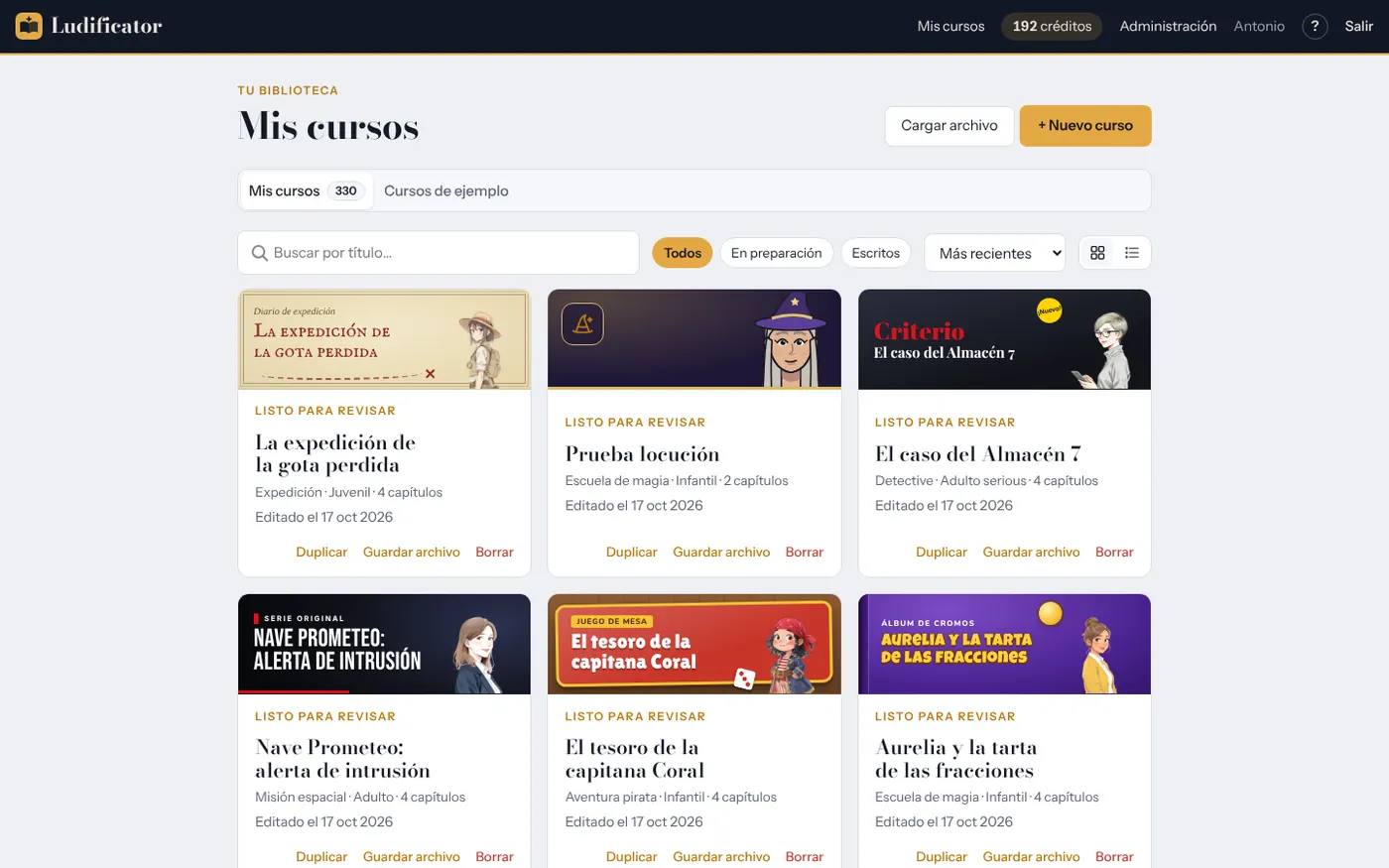 Mis cursos: cada tarjeta lleva la portada del curso con su apariencia y su personaje guía.